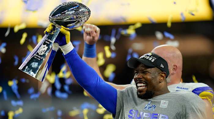 Rams outside linebacker Von Miller joins the Bills.